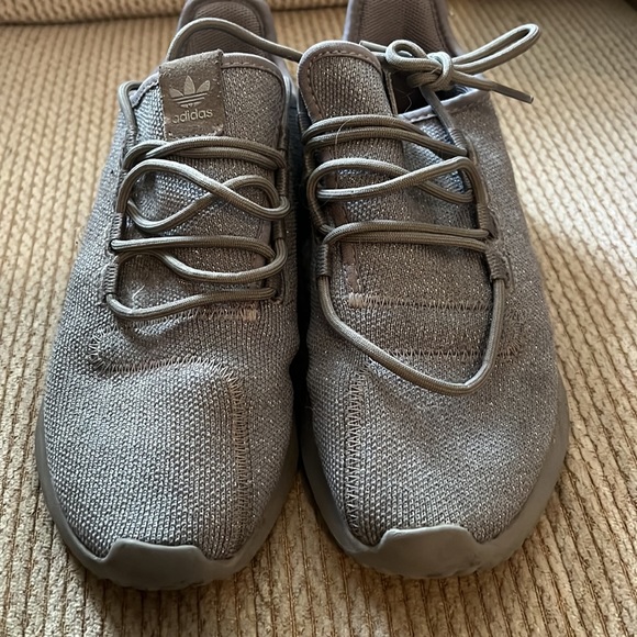 Adidas - Picture 2 of 6